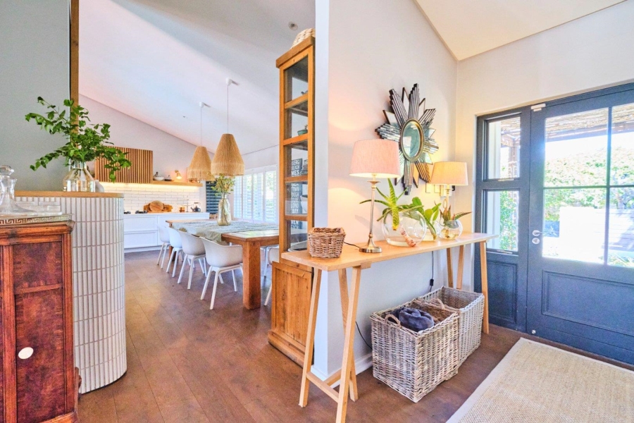 5 Bedroom Property for Sale in Flamingo Vlei Western Cape
